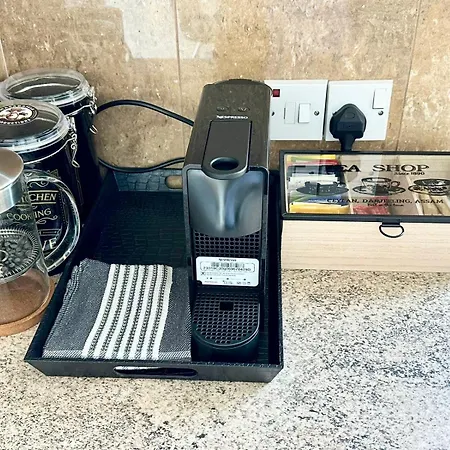 Superb Seaview Flat, Prime Area Λάρνακα