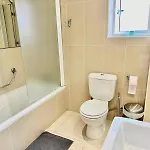 Superb Seaview Flat, Prime Area 公寓 *