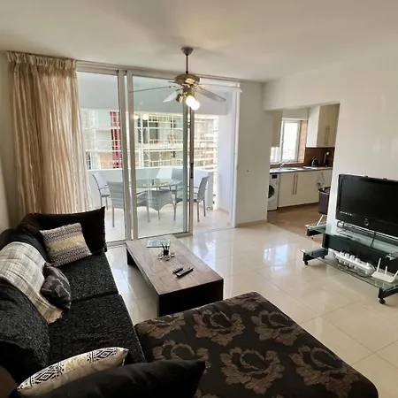 דירה Superb Seaview Flat, Prime Area לרנקה
