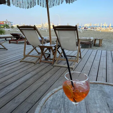 Apartament Superb Seaview Flat, Prime Area Larnaca