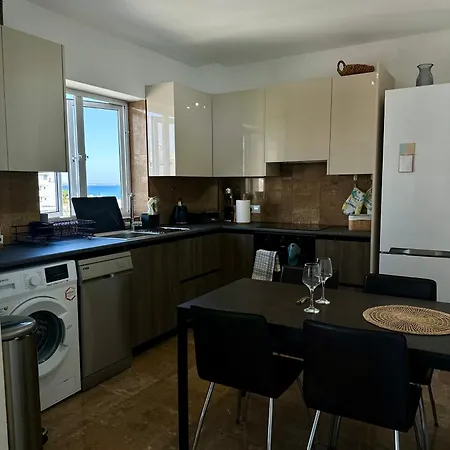 Apartament Superb Seaview Flat, Prime Area