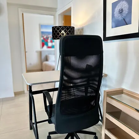 Superb Seaview Flat, Prime Area * Larnaca