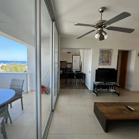 Superb Seaview Flat, Prime Area